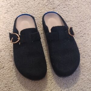 Rothy's The Buckle Clog (Soft Black Boucle, Size 9)
